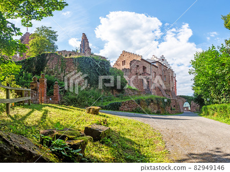 Panoramic picture of medieval Miltenberg castle in Germany during daytime Panoramic picture of medieval Miltenberg castle in Germany during daytime 82949146