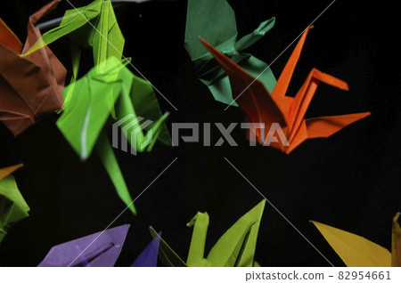 Play with paper cranes Play with paper cranes 82954661