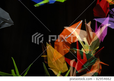 Play with paper cranes Play with paper cranes 82954662