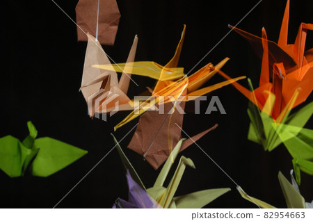 Play with paper cranes Play with paper cranes 82954663