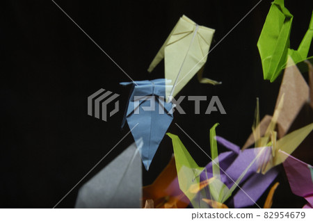 Play with paper cranes Play with paper cranes 82954679