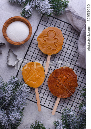 Korean dalgona sugar candy cookie Korean dalgona sugar candy cookie 82955060
