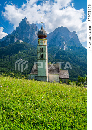 San Valentino Church in Castelrotto 82955196