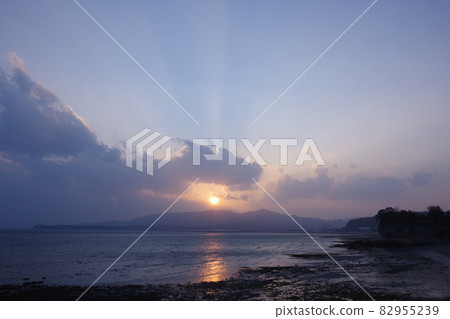 Ariake Sea, Sunset and Sunbeams Ariake Sea, Sunset and Sunbeams 82955239