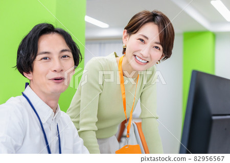 Business people meeting Business people meeting 82956567