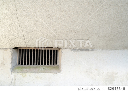 Underfloor ventilation port image of the building Underfloor ventilation port image of the building 82957846