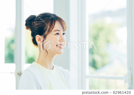 年輕女性的美麗 年輕女性的美麗 82961420