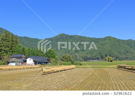 Azumino, a fruitful autumn, a landscape with a seaming Azumino, a fruitful autumn, a landscape with a seaming 82961622