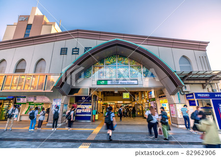 Tokyo cityscape in Japan I look at Mejiro Station Tokyo cityscape in Japan I look at Mejiro Station 82962906