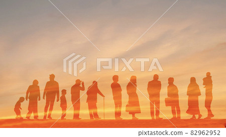 不同代人的剪影_日落背景 不同代人的剪影_日落背景 82962952