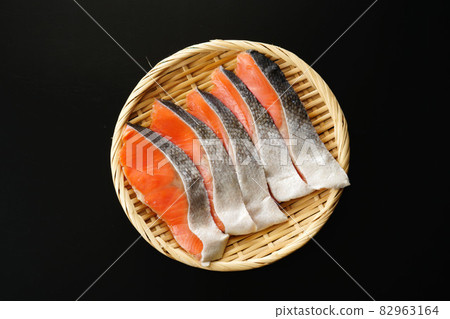 Red salmon fillet Red salmon fillet 82963164