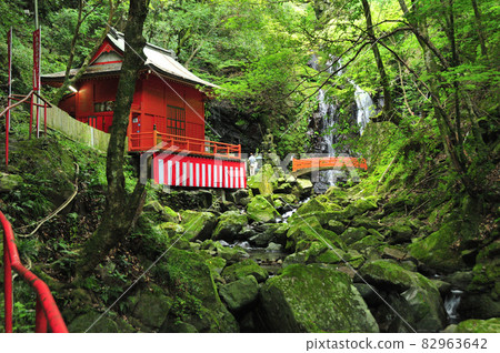 Inunaruyama Shipporyuji Temple (Kiyotakido) [Izumisano City, Osaka Prefecture] 82963642
