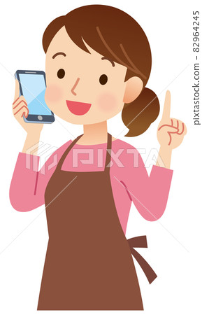 有圍裙的女性主婦談話在電話面部表情姿勢 有圍裙的女性主婦談話在電話面部表情姿勢 82964245