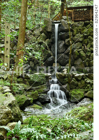 Amano Iwato (Misogi Waterfall) [Water hole in Erihara] [Erihara, Isobe-cho, Shima City, Mie Prefecture] 82964247