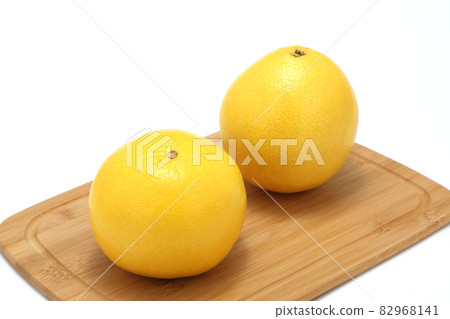 grapefruit grapefruit 82968141