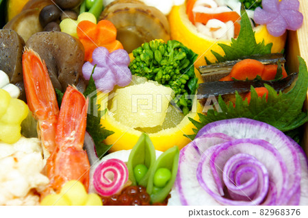 Homemade New Year dishes_Spicy radish roses 82968376