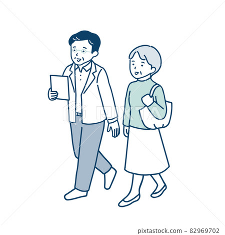 肩並肩走資深的夫婦 82969702