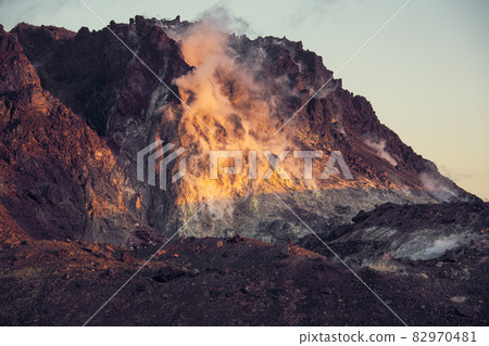 清晨的山景 清晨的山景 82970481