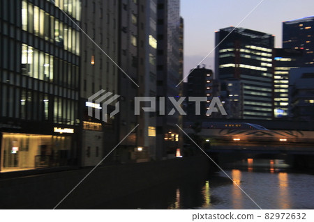 上越新幹線 E4 Series Max 晚間神田河對岸即將退役 上越新幹線 E4 Series Max 晚間神田河對岸即將退役 82972632