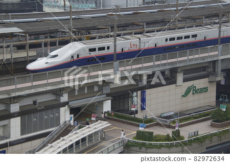 即將退役的上越新幹線 E4 系列 Max 路過武藏浦和站 即將退役的上越新幹線 E4 系列 Max 路過武藏浦和站 82972634