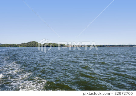 從濱名湖遊船眺望立山寺 從濱名湖遊船眺望立山寺 82972700