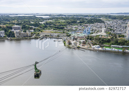 Kanzanji Ropeway Amusement park and hot spring town seen from Ogusayama Observatory 82972717
