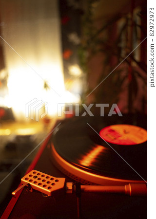 Record player retro vintage music 82972973