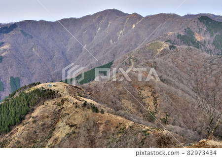 從丹澤山的山能登看到的表嶺山脈 82973434