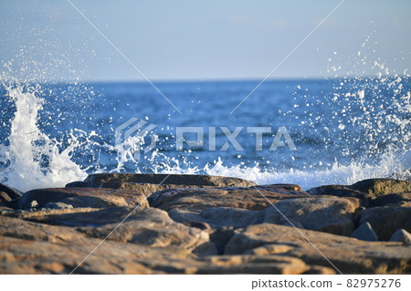波浪,波浪,飛濺 波浪,波浪,飛濺 82975276