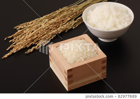 Rice and ear 82977689