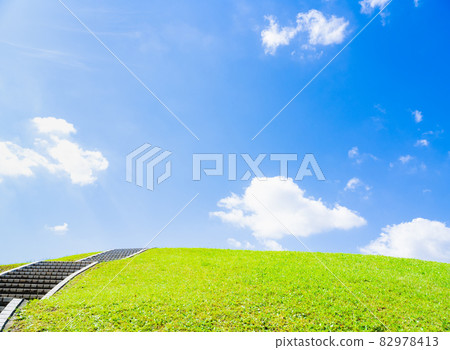 藍天和青山 82978413