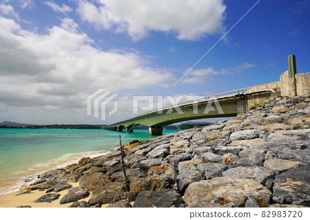 Kouri Island and Kouri Bridge seen from Kouri Beach in Nakijin Village, Kunigami District, Okinawa Prefecture Kouri Island and Kouri Bridge seen from Kouri Beach in Nakijin Village, Kunigami District, Okinawa Prefecture 82983720