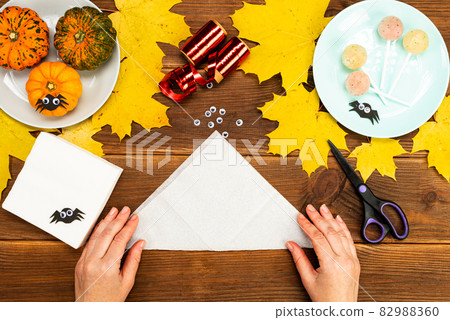 We make gifts for Halloween. Making ghosts from napkins and candy. Halloween party decor. DIY instruction. Step by step guide We make gifts for Halloween. Making ghosts from napkins and candy. Halloween party decor. DIY instruction. Step by step guide 82988360