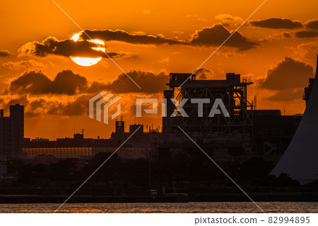 《Tokyo》 Evening view of Oi Wharf, Tokyo Bay Area 《Tokyo》 Evening view of Oi Wharf, Tokyo Bay Area 82994895