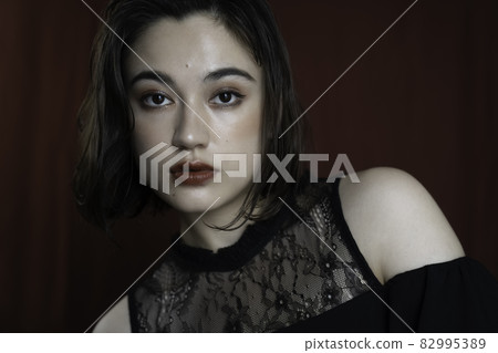 波爾多化妝女性肖像 波爾多化妝女性肖像 82995389