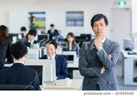 Office businessman 82995689