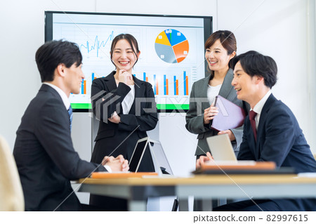 Meeting team business businessman office 82997615