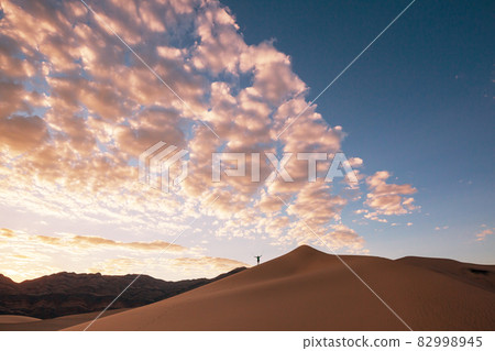 Sand dunes in California 82998945