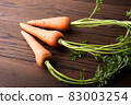 帶葉子的有機胡蘿蔔 83003254