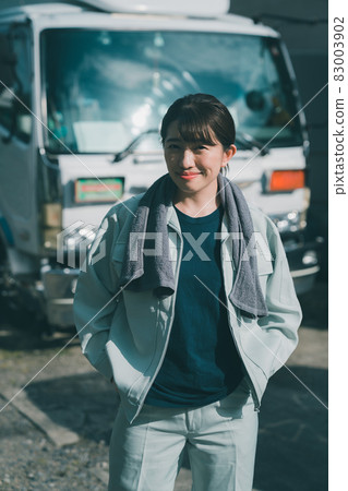 女卡車司機 83003902