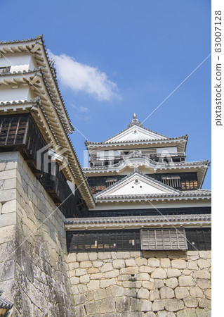 Matsuyama Castle in the blue sky Matsuyama Castle in the blue sky 83007128