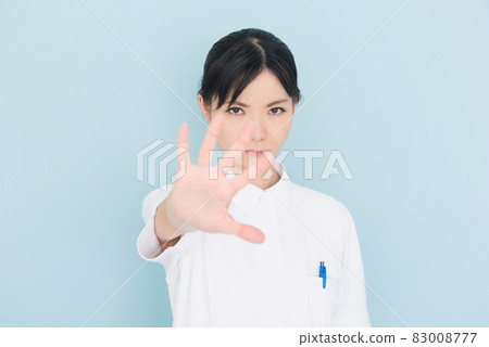 女護士伸手攔住 女護士伸手攔住 83008777