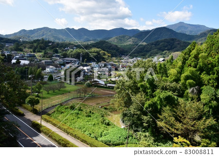 Atsugi City Nanasawa Onsenkyo Townscape and Mountain Range such as Oyama (View from Nanasawa Forest Park) Atsugi City Nanasawa Onsenkyo Townscape and Mountain Range such as Oyama (View from Nanasawa Forest Park) 83008811