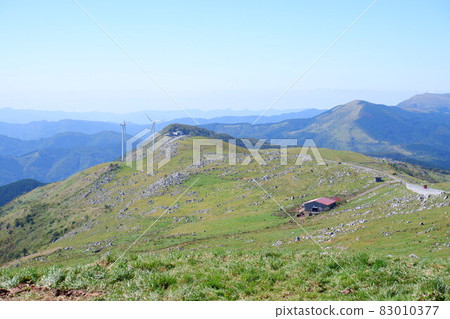 Shikoku Karst overlooking the mountains Shikoku Karst overlooking the mountains 83010377