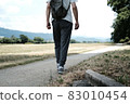 男人走路 83010454