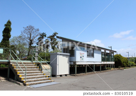 Oga Line Tenno Station (1) 83010519