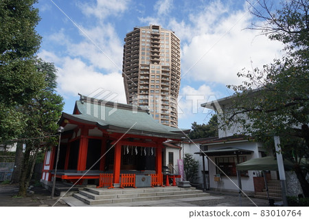 October 1037 Azabu Hikawa Shrine Main Hall and Motoazabu Hills Forest Tower / Motoazabu 1-chome, Minato-ku 83010764