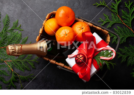 Christmas gift basket Christmas gift basket 83012839