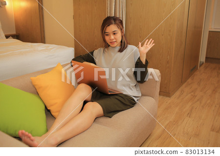 say hi in online meeting say hi in online meeting 83013134