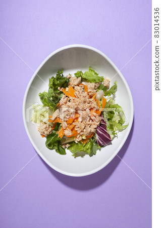 top view isolated salad plate 83014536